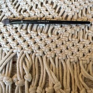 Sephora pro concealer brush #45